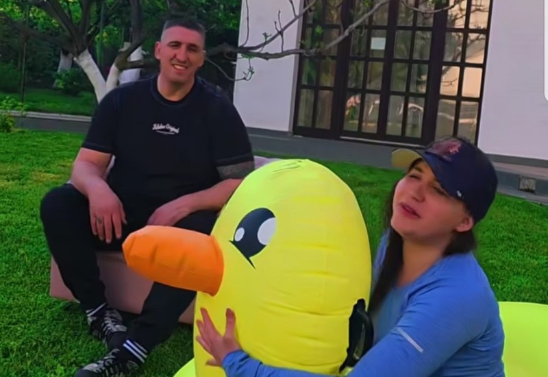 Kristijan Golubović odveo bivšu učesnicu Elite kod sestre: „Možda sam trudna!“