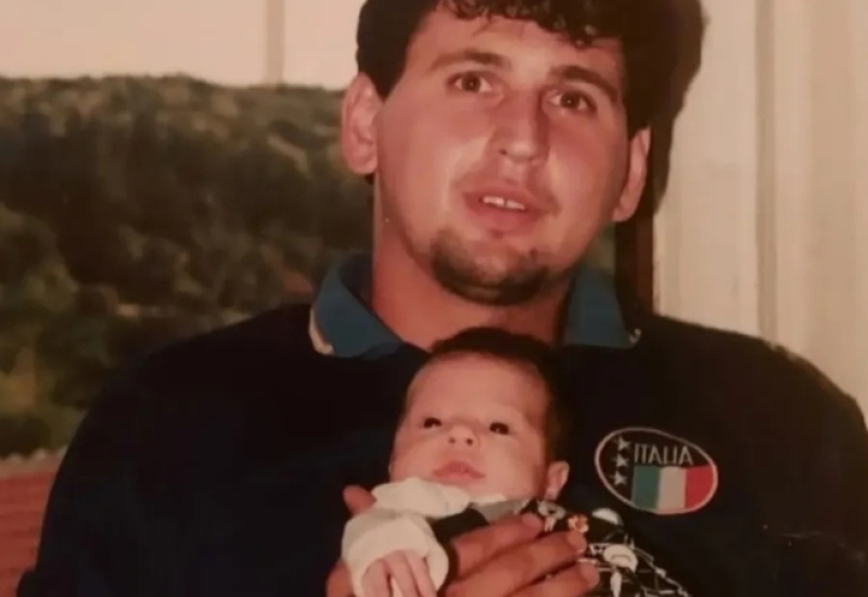 Da li prepoznajete bebu na slici? Danas slavi 29. rođendan i svi je znate