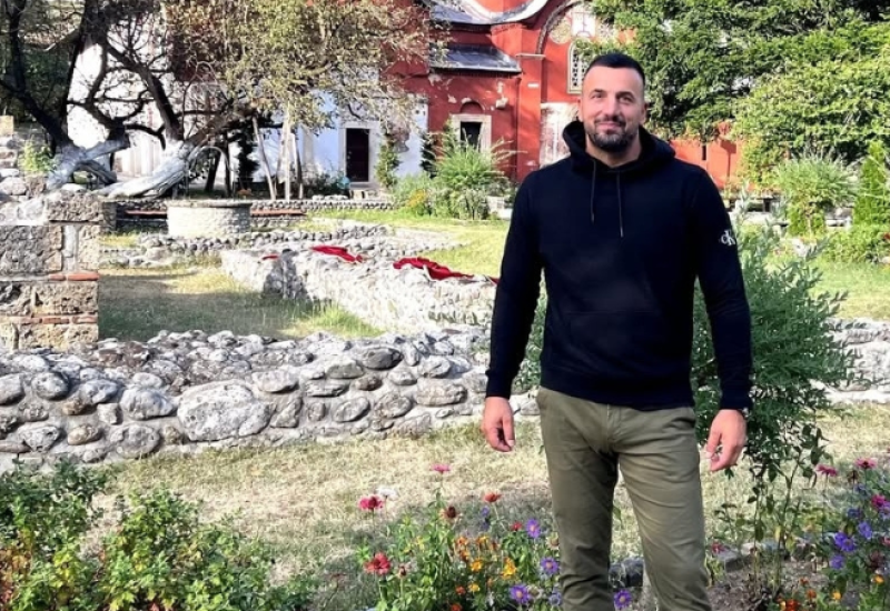 "DA ŽIVI U MOM SELU, SPALILI BI JE NA LOMAČI" Vladimir Tomović se obrušio na Jovanu Jeremić