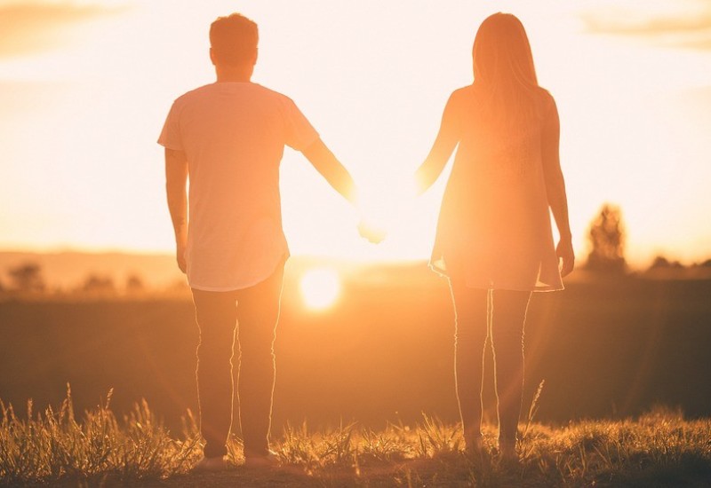 Tri razloga zašto biste mogle da budete srećnije sa nižim muškarcem