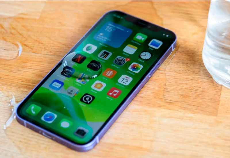 Upao vam je telefon u vodu: Ovo morate uraditi