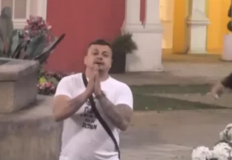 "Sve si bila upravu" Terza na koljenima moli Milicu Veličković za oproštaj